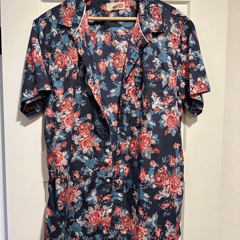 1901 Men’s Button Up